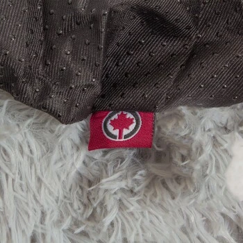 Canadian Cat Company Plüschbett Sarnia S Hellgrau 7 Canadian Cat Company Plüschbett Sarnia S Hellgrau – Bild 7